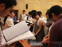 Ah(yun)Ҋ(jin)ǶʽӖ(xn)M(fi)vƬ